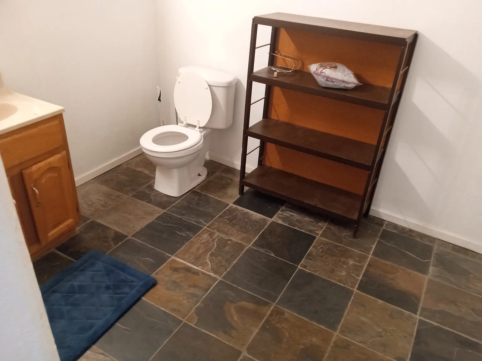 4 bed, 2360 sqft, $1,700 — Photo 4