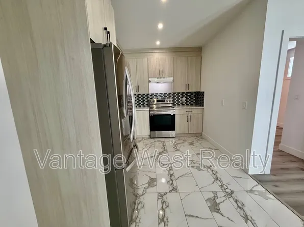 2 Snowsell St N #474, Kelowna, BC V1V 2E2