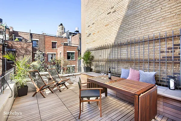 Sold by Sotheby's International Realty | media 5