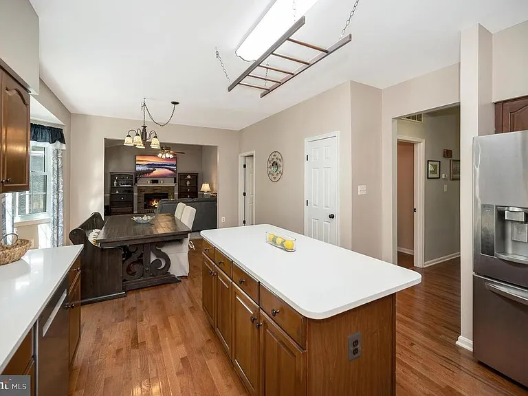 64 Blossom Wood Ct — Photo 8