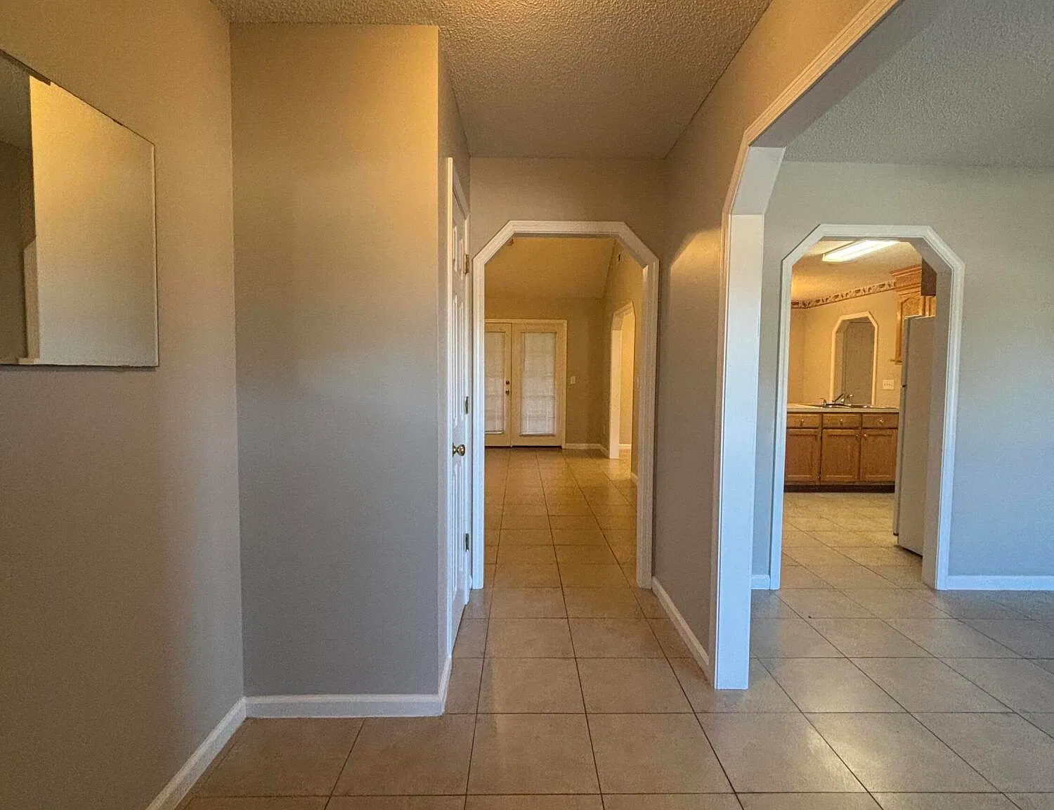 3 bed, 2.0 bath, 1607 sqft, $1,800 — Photo 3