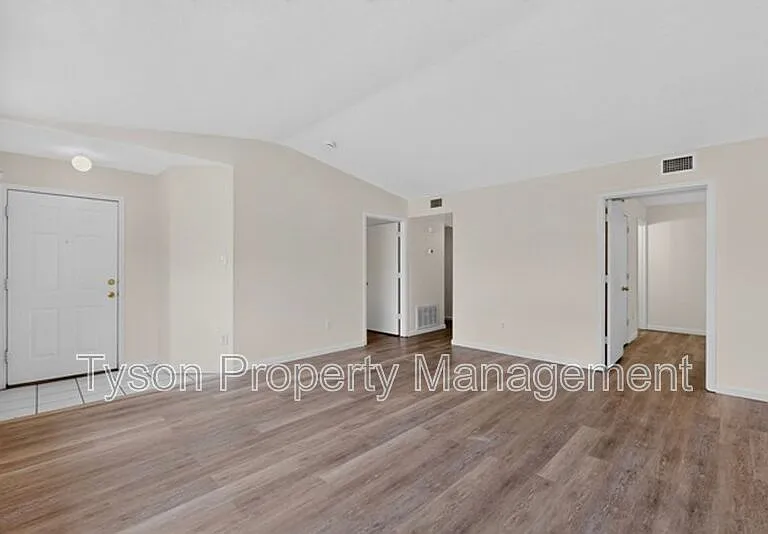 328 Escena St SE — Photo 3