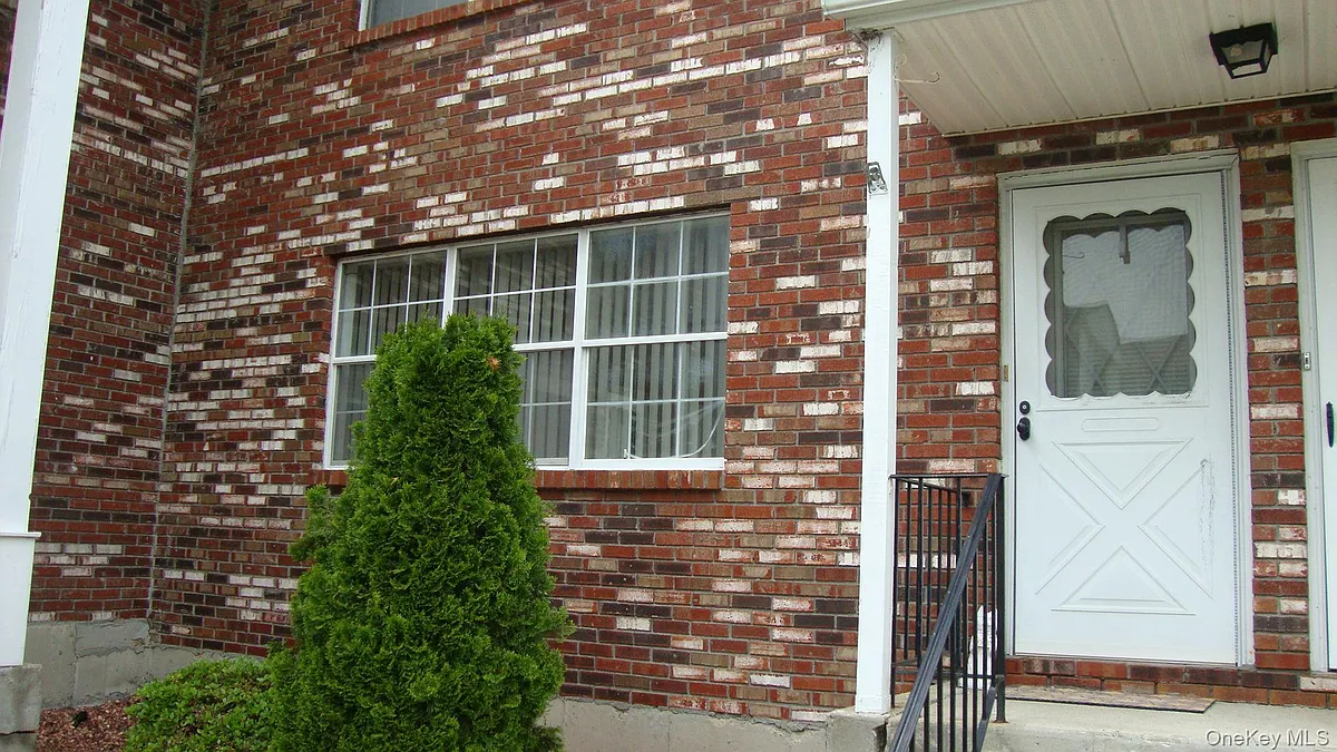 Building Photo - 276 Temple Hill Rd #2215