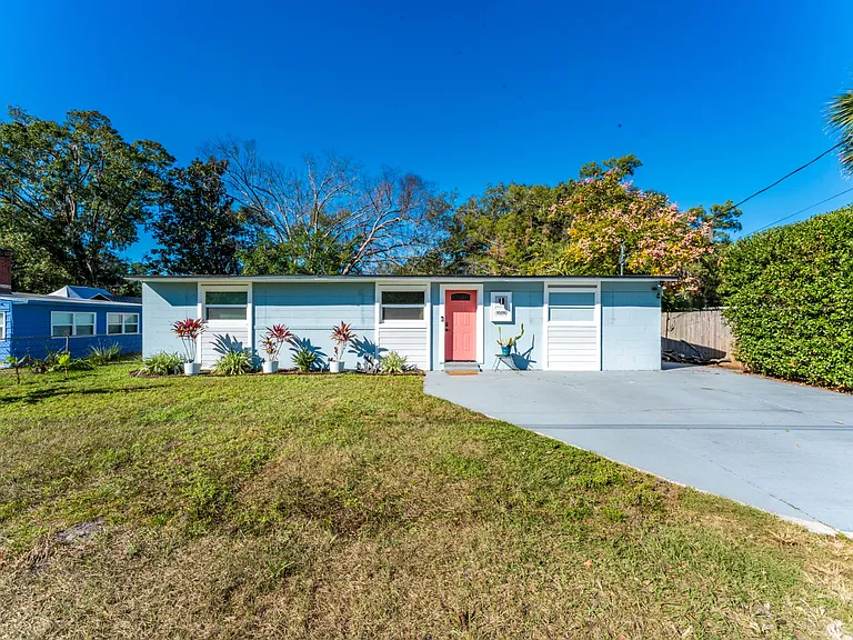 10330 Agave Rd — Photo 3
