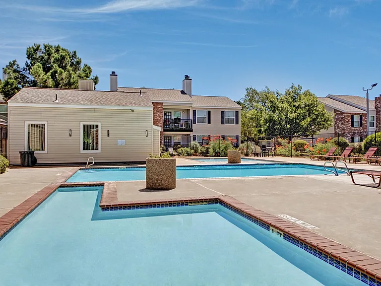 Cypress Pointe — Photo 12