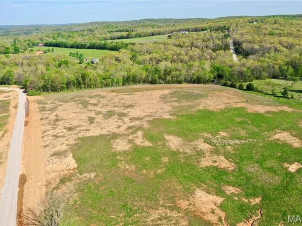 2 Jackal Rd, Potosi, MO 63664
