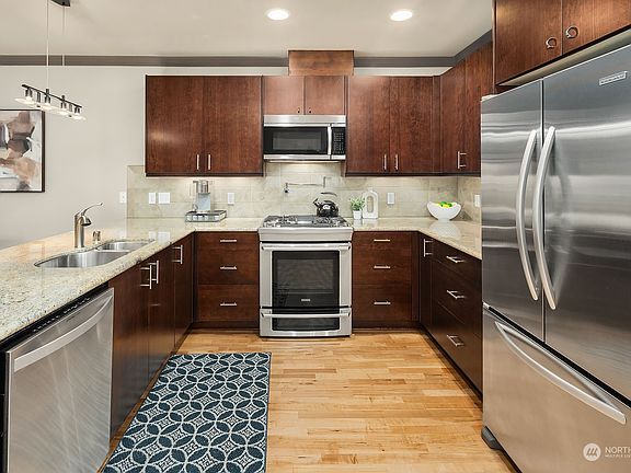 5th image of 18609 SE Newport Way #304