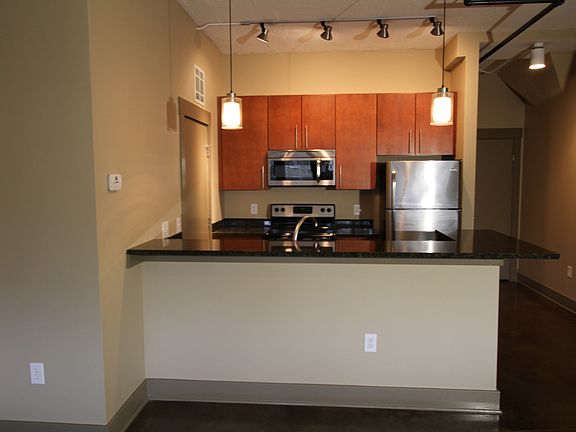 3rd image of 806 Wasena Ave SW APT 101