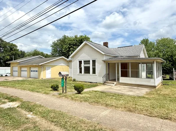 827 E Main St, Oak Hill, OH 45656