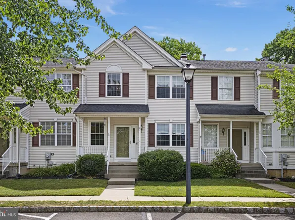 21 Hadley Dr, Robbinsville, NJ 08691