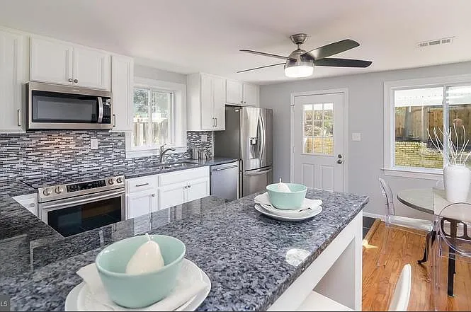2106 S Lowell St — Photo 18