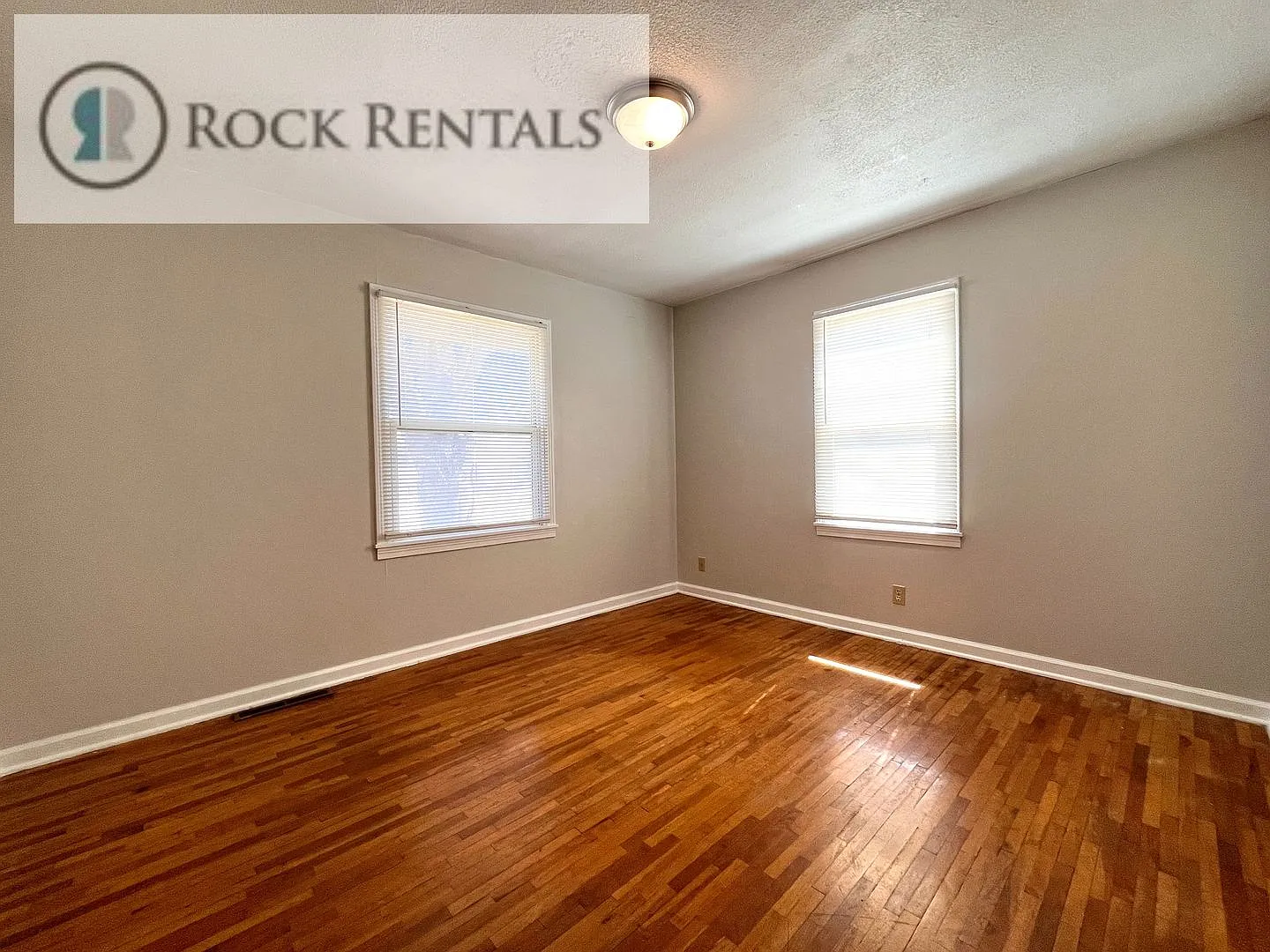 3 Bed 1 Bath Newly Renovated — Photo 4