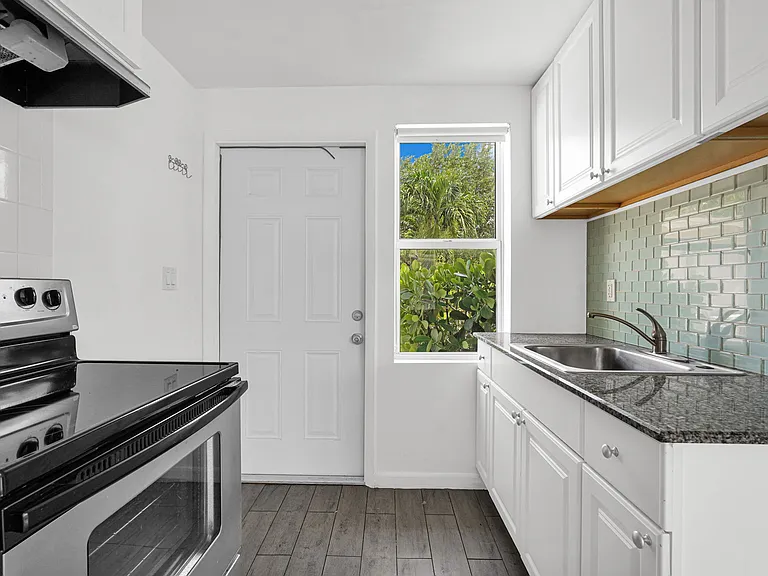 529 NW 88th St #3 — Photo 16