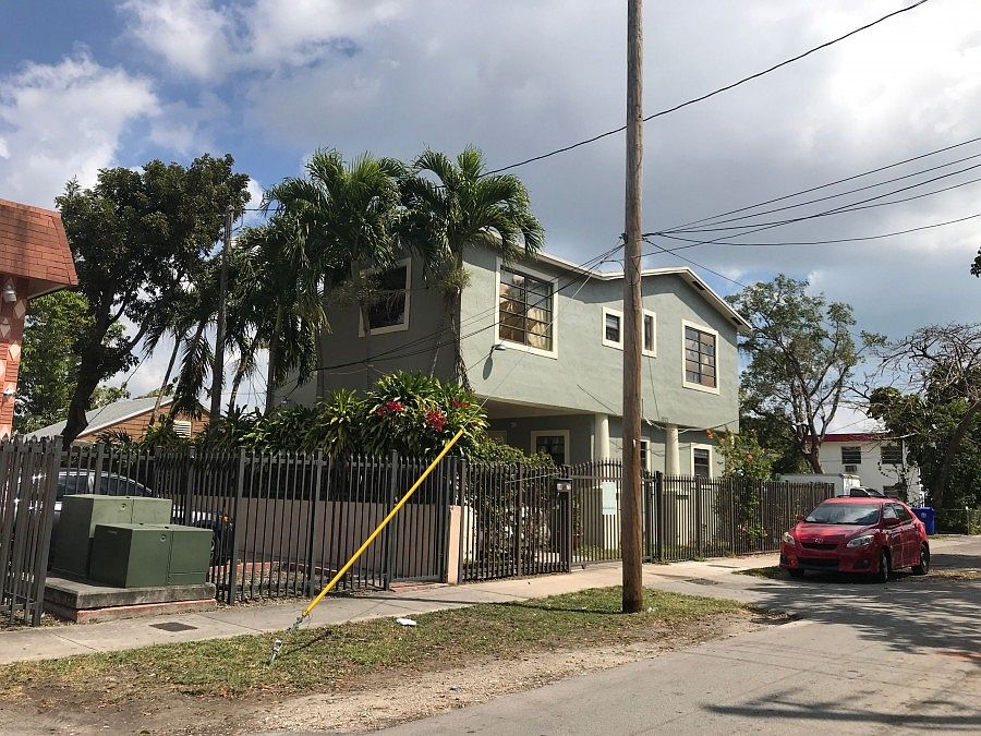 2nd image of 1877 NW 18th Ter