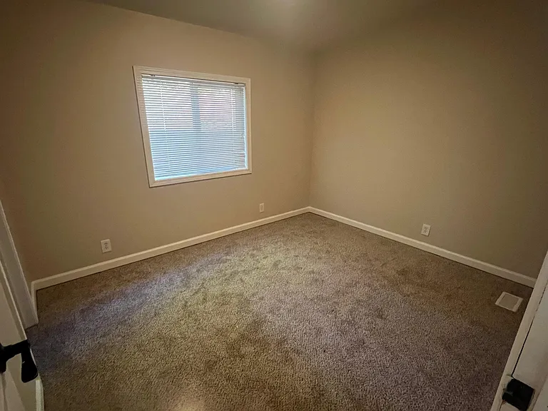 6856 NE West Port Madison Rd — Photo 6