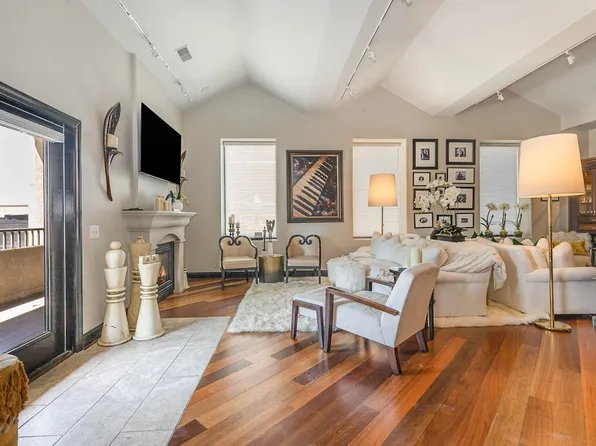 180 9th Ave N APT 402, Nashville, TN 37203