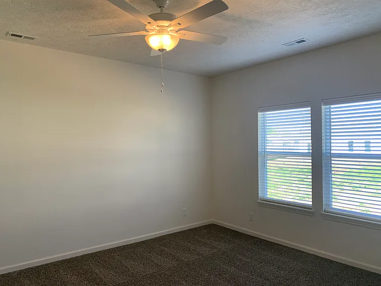 Avalon Bluffs — Photo 128