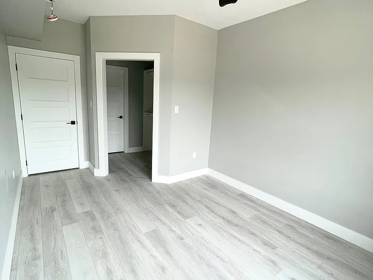 78 Queen St #110 — Photo 8