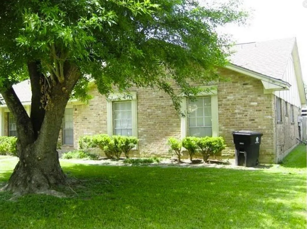 3 bed, 2.0 bath, 1080 sqft, $1,400 — Photo 1