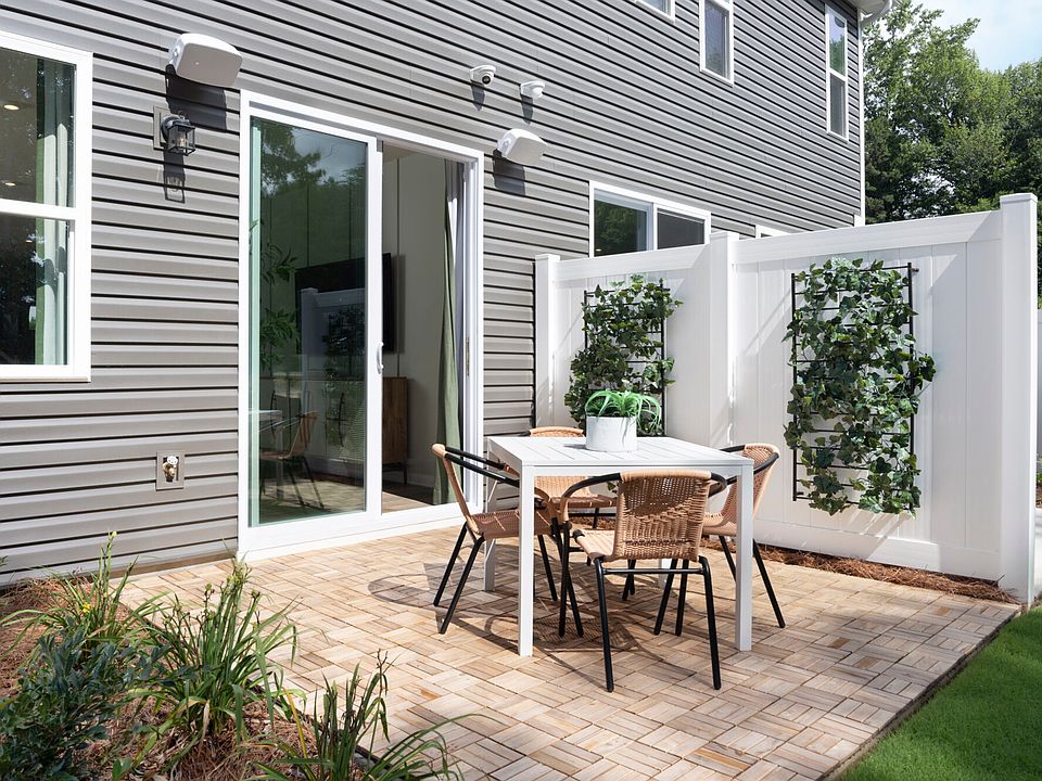 Aurora Model back patio