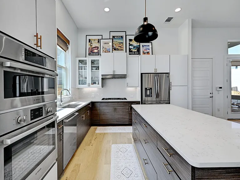 7329 Cordoba Dr — Photo 10