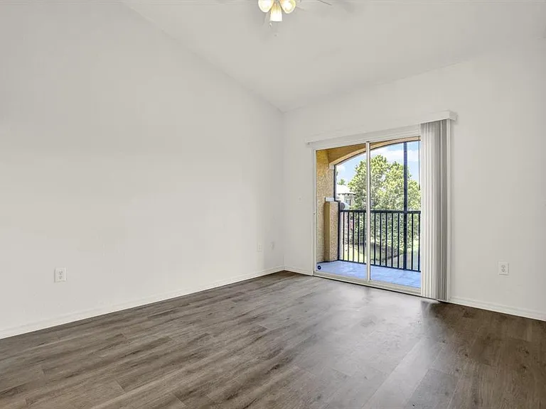10201 Courtney Palms Blvd #304 — Photo 17