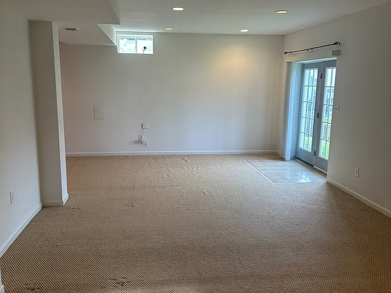 131 Claude Ct SE — Photo 11