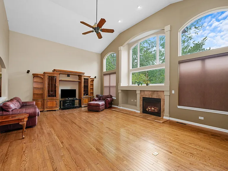 5670 Brentwood Dr — Photo 22