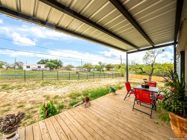 192 County Road 5635, Castroville, TX 78009