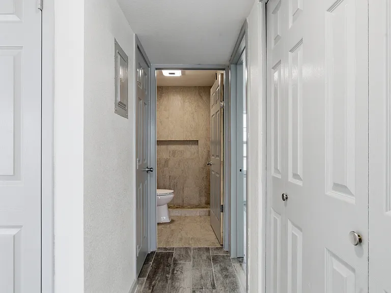 4705 Shadylane Dr #B — Photo 8