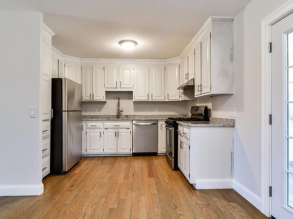 5th image of 250 Wilson St