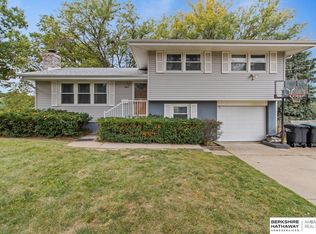 7647 Windsor Dr, Omaha, NE 68114