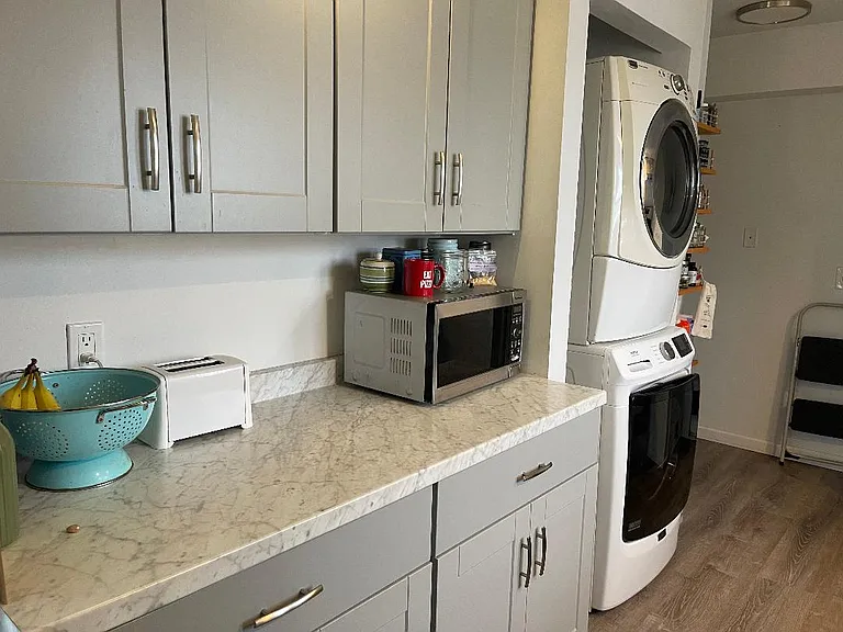 420 W Fulton St — Photo 9