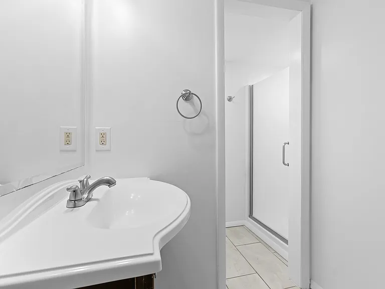 1208 Manassas Ct — Photo 15