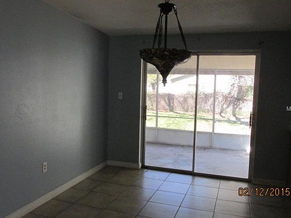 3rd image of 9 Lamplight Ln