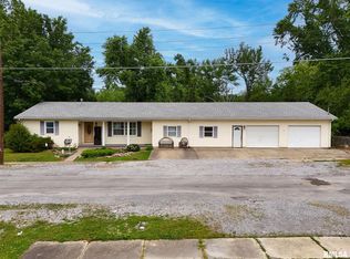 1830 King St, Eldorado, IL 62930