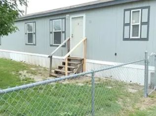 111 Metro Dr, Tye, TX 79563