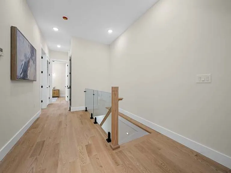 Graham St — Photo 2