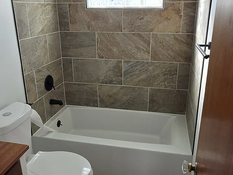 138 Ridgewood Rd #1 — Photo 7