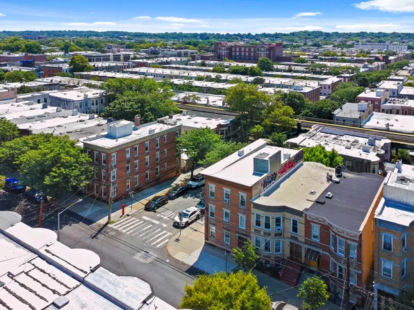 60-46 Putnam Avenue image 40 of 47