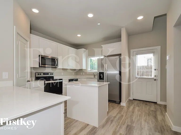 342 Niki Dr — Photo 4