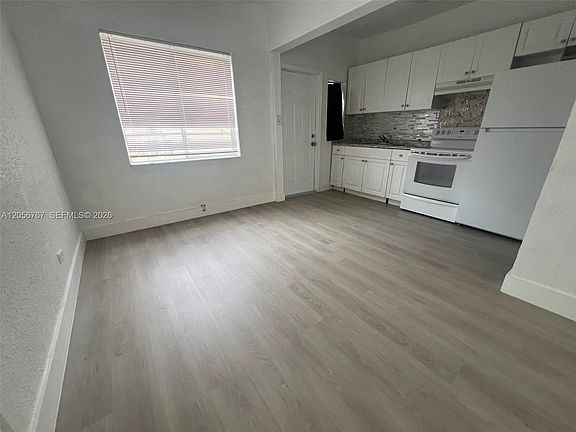 3rd image of 1326 SW 6th St APT 10