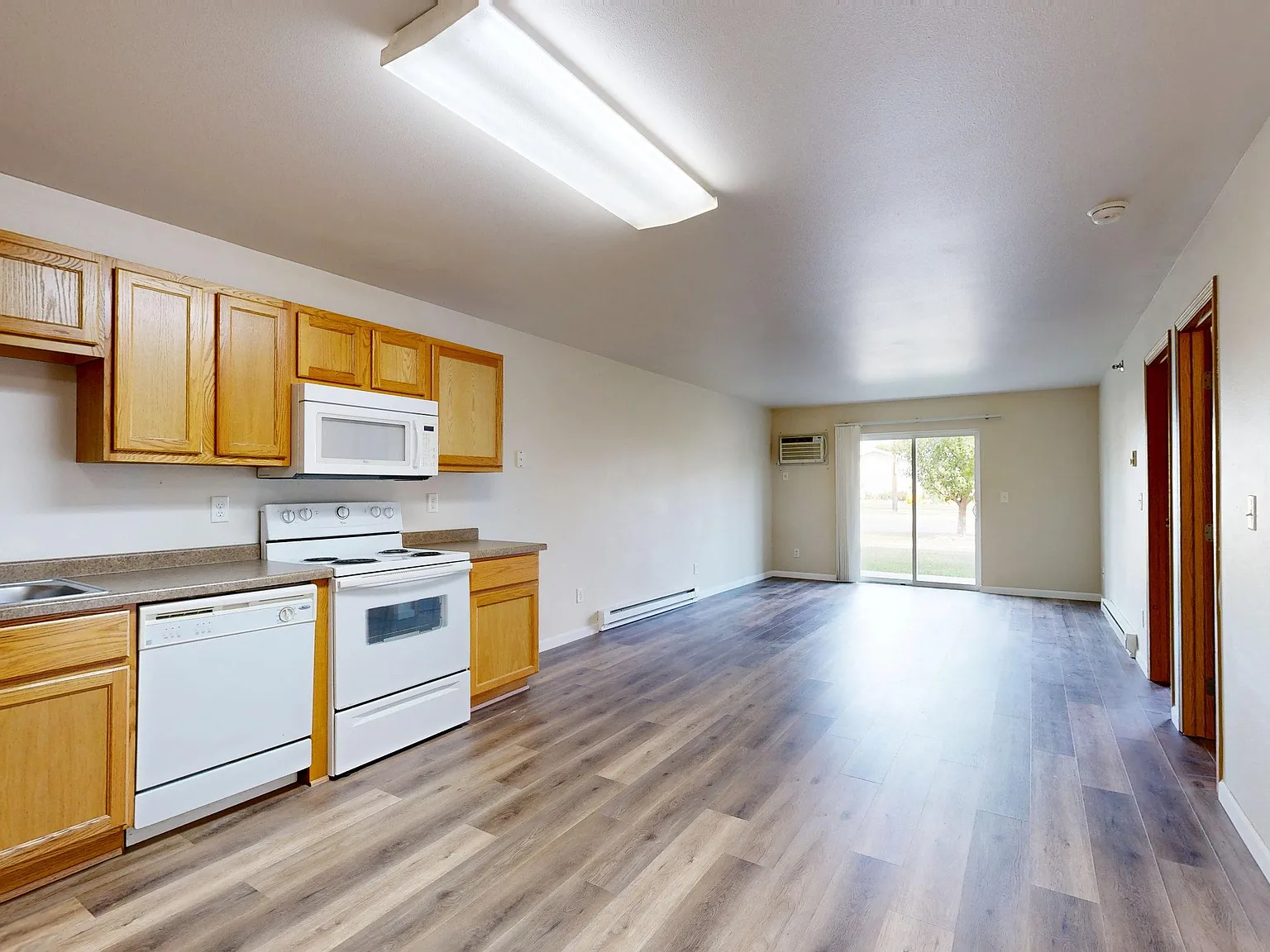 Pineview Apartments — Photo 1