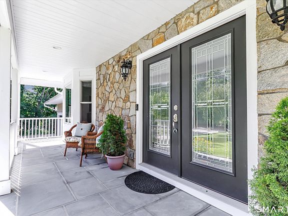 3rd image of 220 Beardsley Road