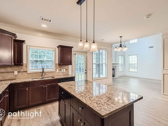 3rd image of 2052 SE Channing Dr