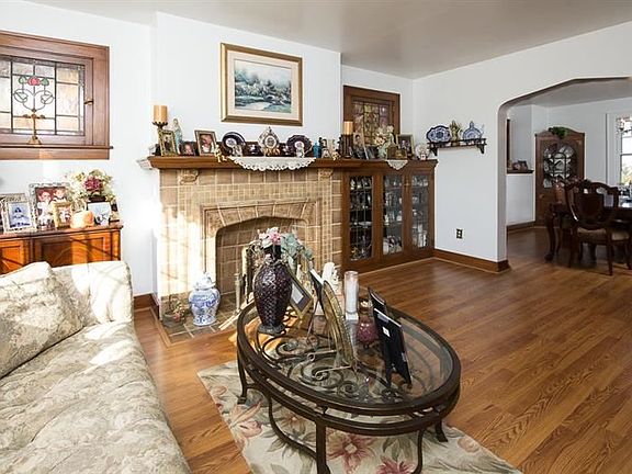 5th image of 2070 Pioneer Ave