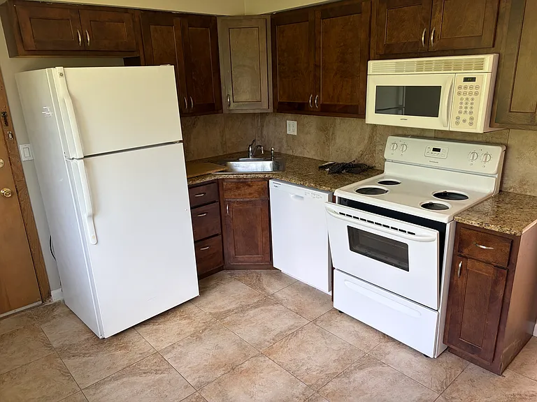 3115 S 107th Ave #3 — Photo 8