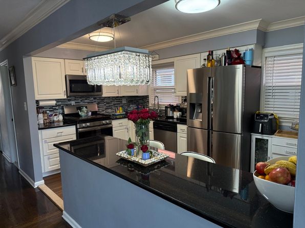 621 Schuyler Ave FLOOR 2