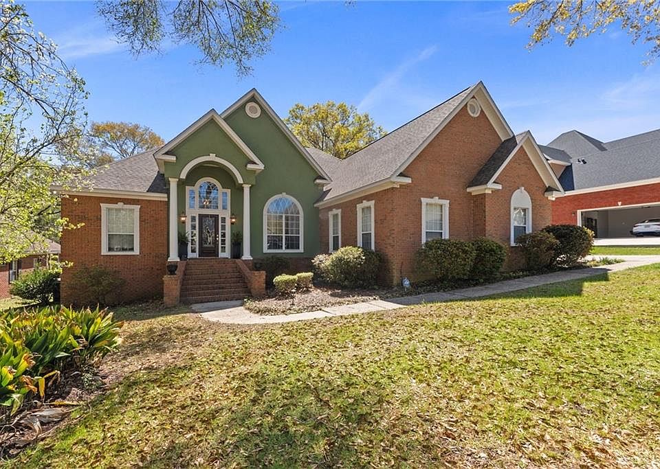 1st image of 3409 Oakridge Ln