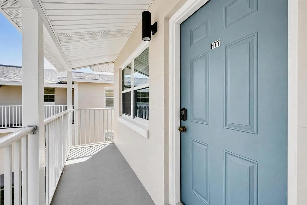 Cozy 2-Bedroom Apartment Near Downtown Mount Dora — Photo 2